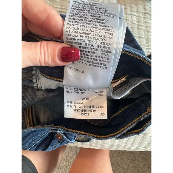 Levi’s High-Rise Denim Shorts - Picture 4 of 6